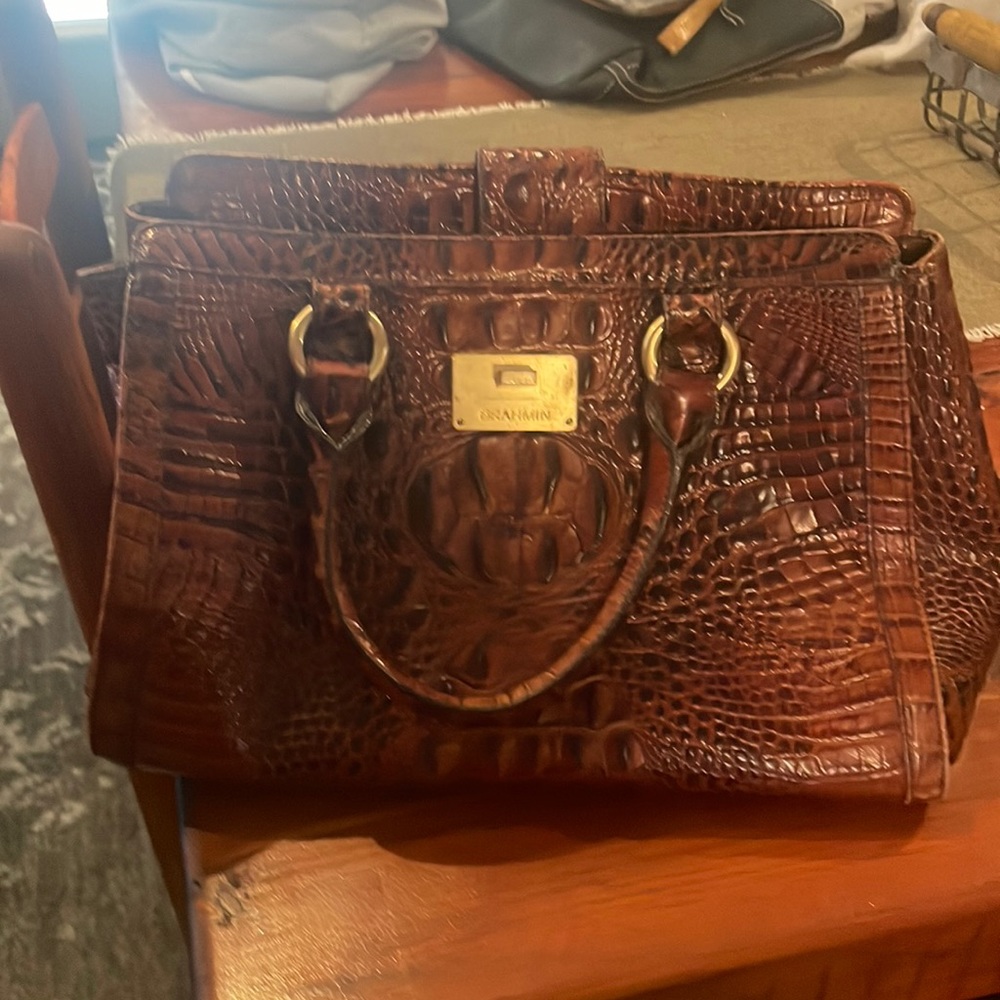 Brahmin purse in good used condition!